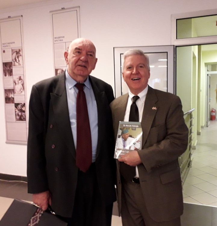 drvukoje i americki ambasador